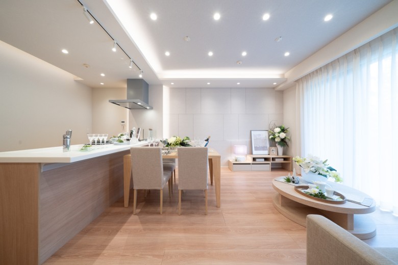 (居間)